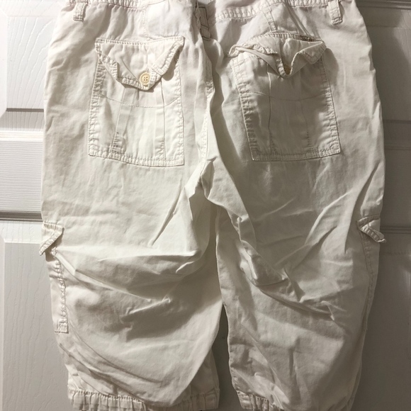 Unionbay, White Capris - Picture 2 of 2